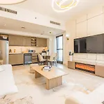 The \'Paris\' Condo - Stylish 2Bd With Burj View