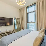 The \'Paris\' Condo - Stylish 2Bd With Burj View