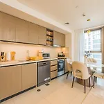 The \'Paris\' Condo - Stylish 2Bd With Burj View