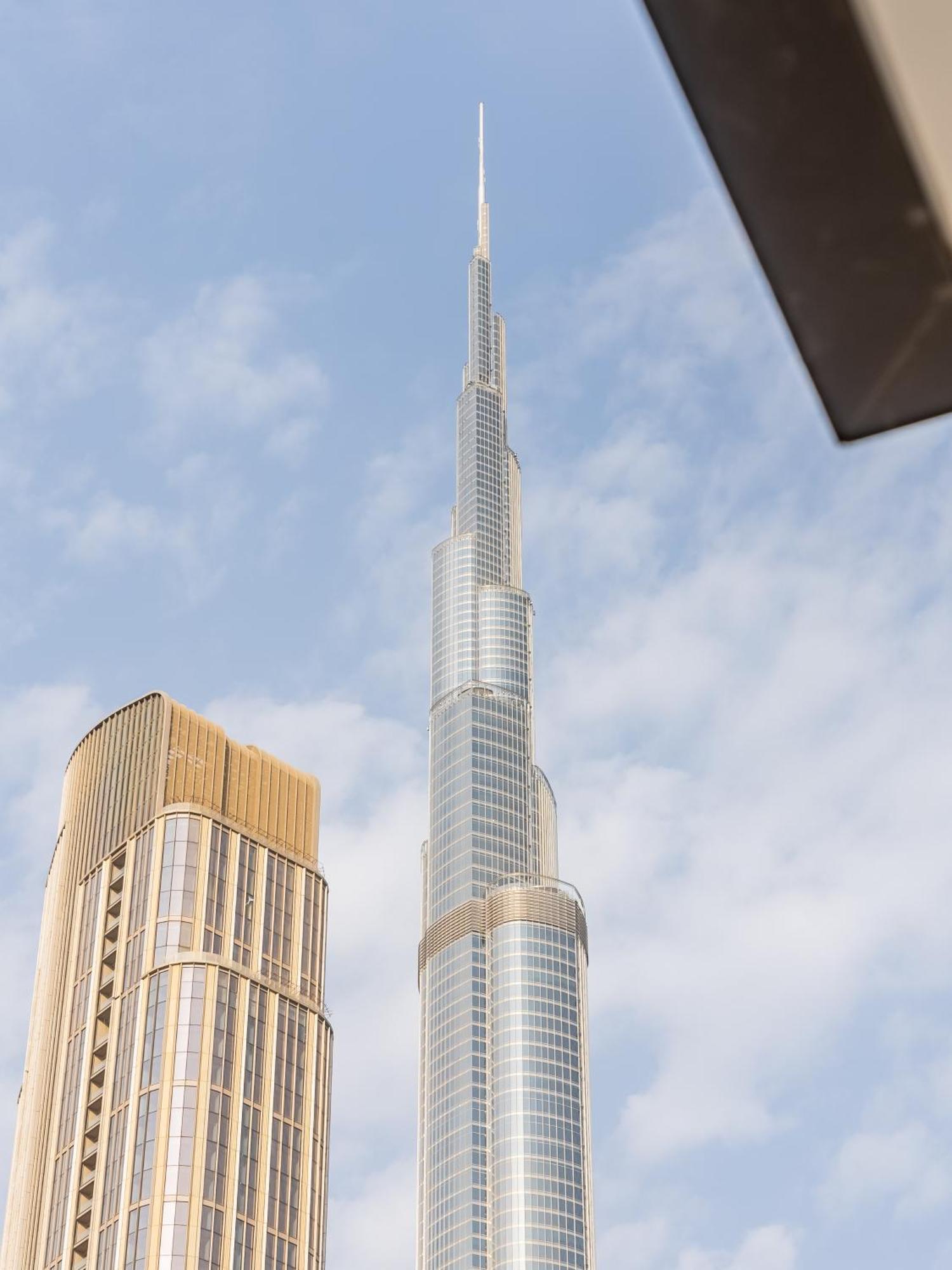The 'paris' - Stylish 2bd With Burj View Dubai