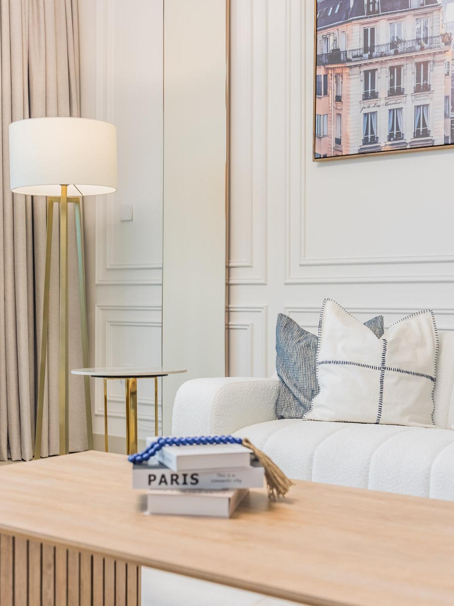 Apartment The 'paris' - Stylish 2bd With Burj View Dubai