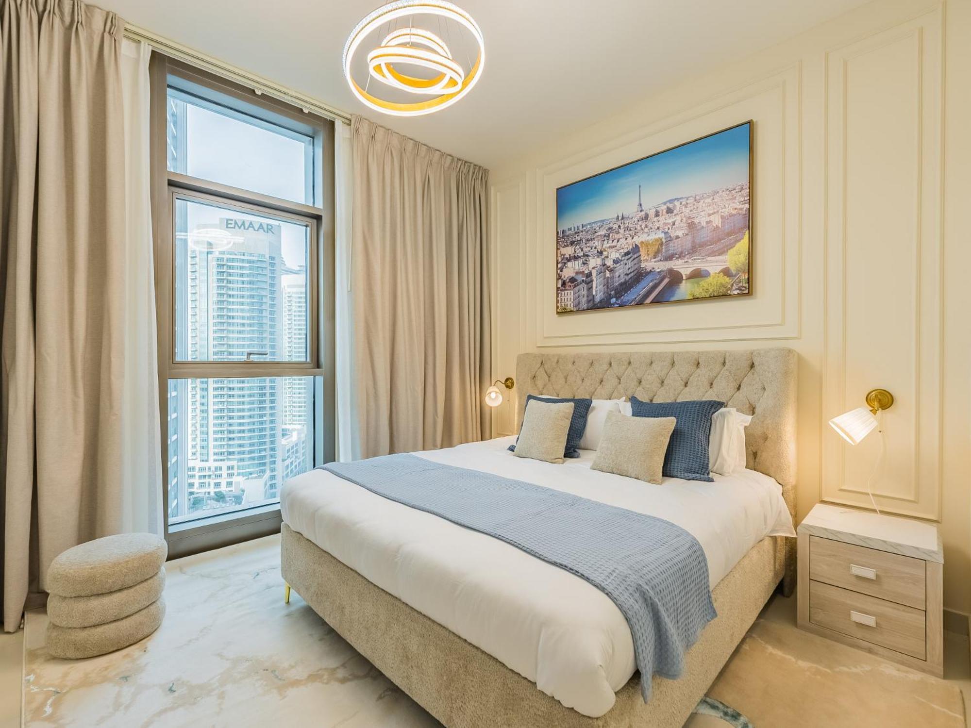 The 'paris' - Stylish 2bd With Burj View Dubai