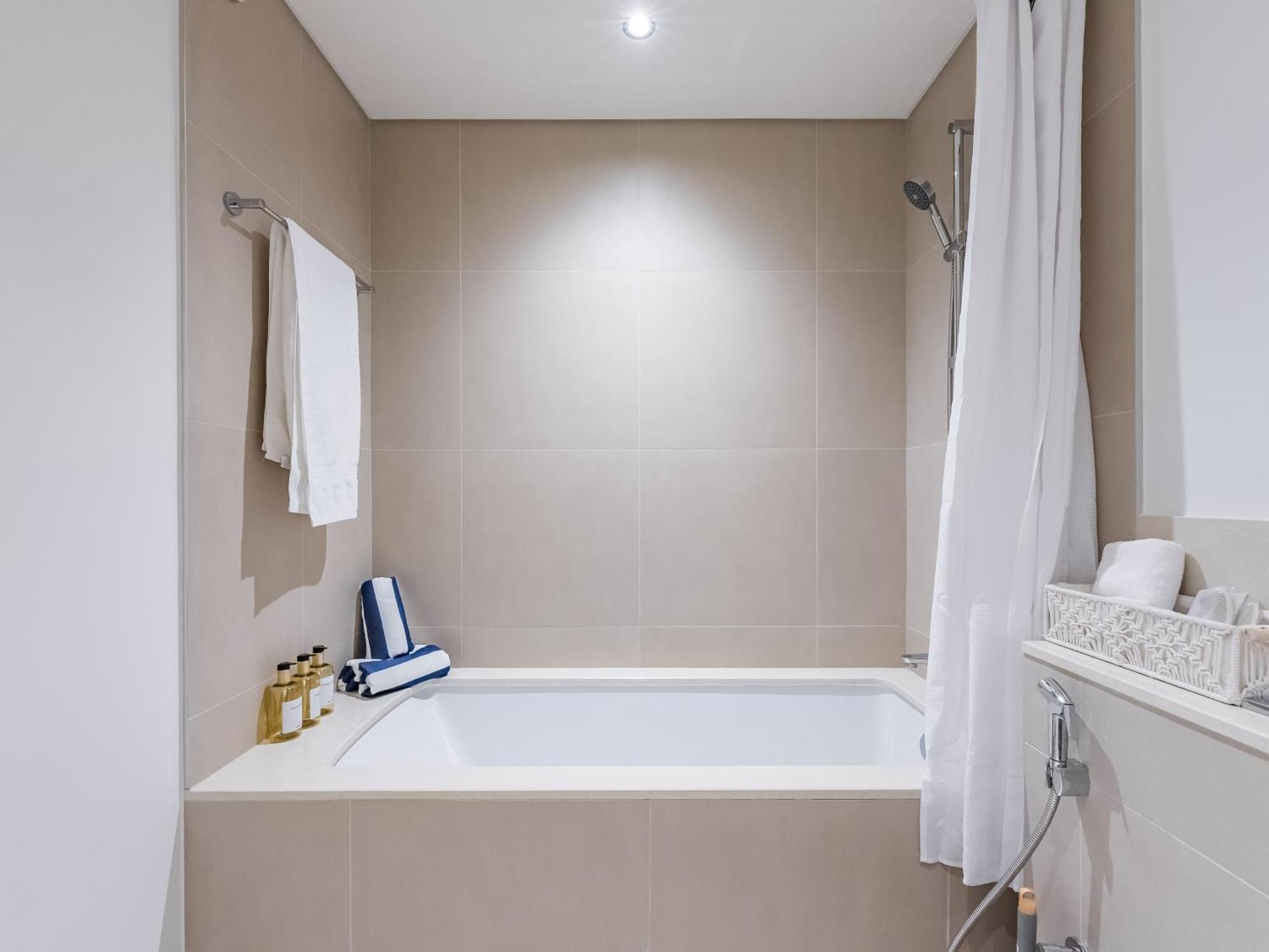 Apartment The 'paris' - Stylish 2bd With Burj View *