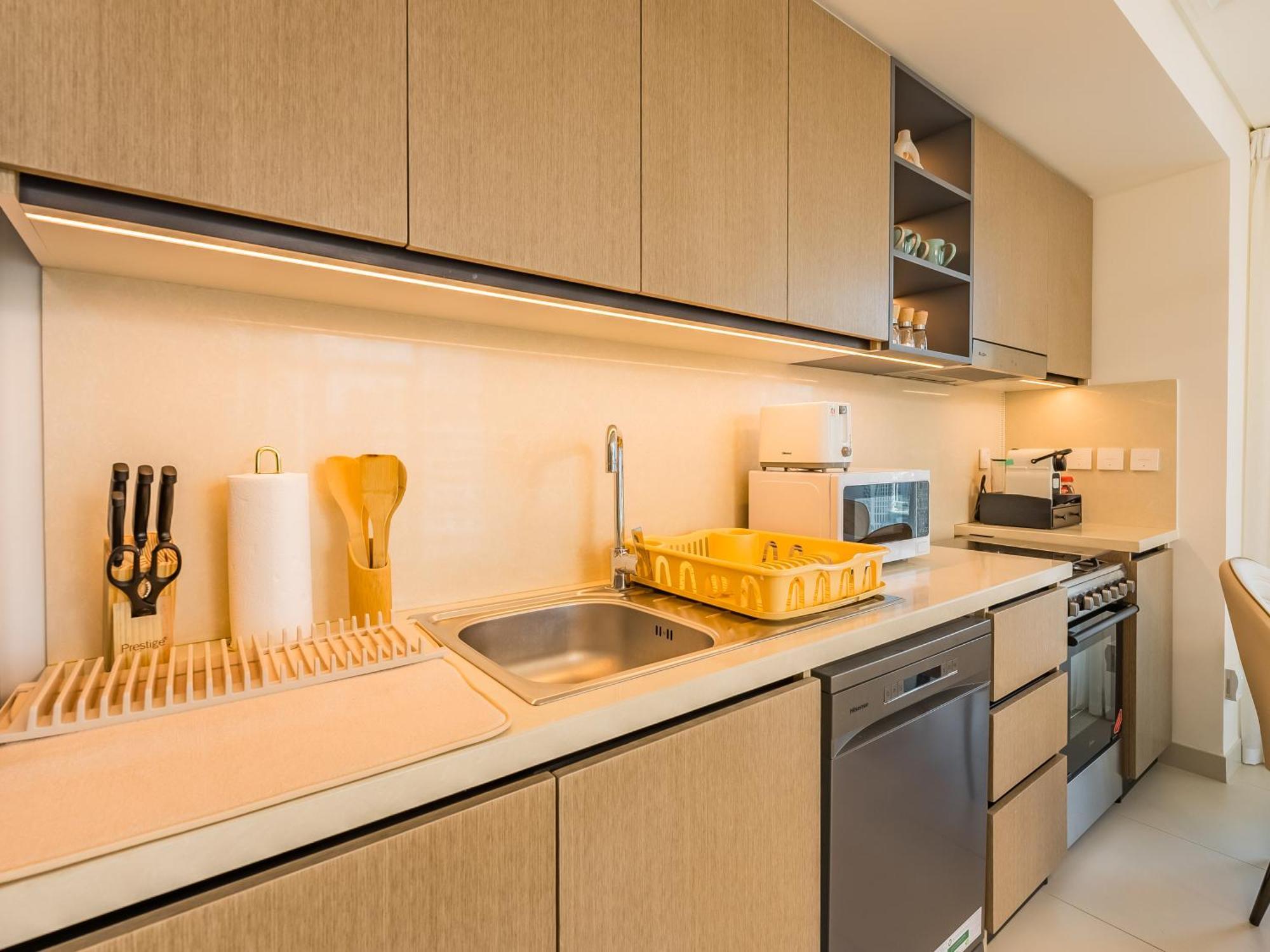 The 'paris' - Stylish 2bd With Burj View Dubai
