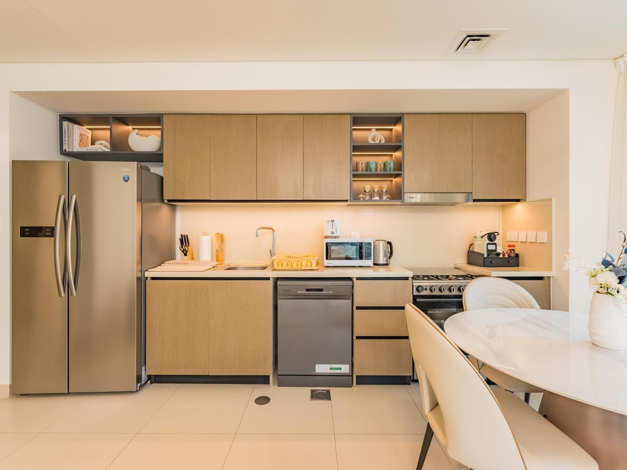 The 'paris' - Stylish 2bd With Burj View Apartment Dubai