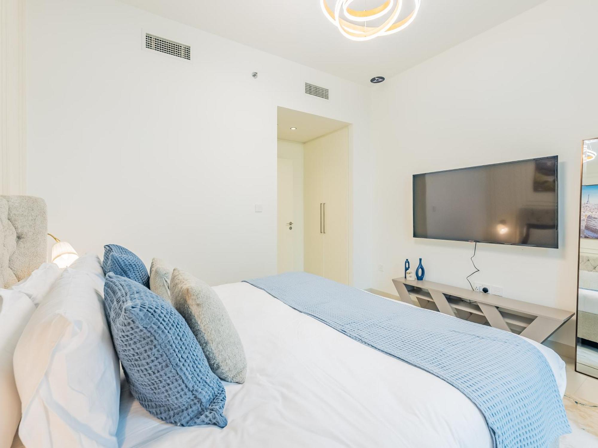 The 'paris' - Stylish 2bd With Burj View