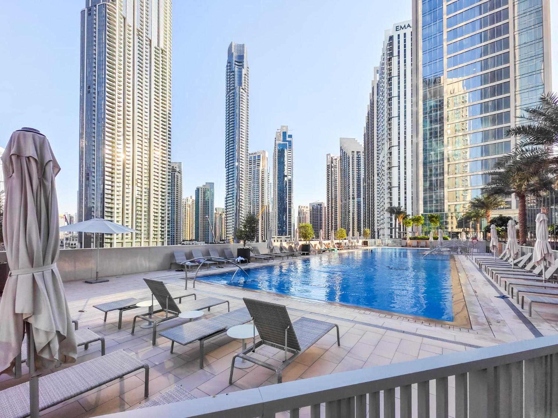 The 'paris' - Stylish 2bd With Burj View * Dubai